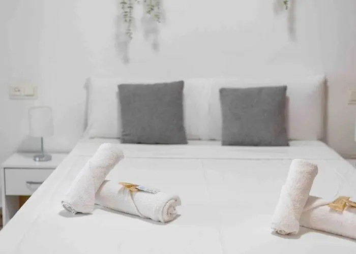 15 Min. Metro Ride To The Center 公寓 *