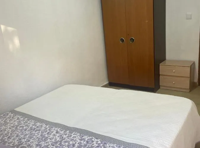 Δωμάτια σε οικογενειακή κατοικία Habitacion Privada Workstay