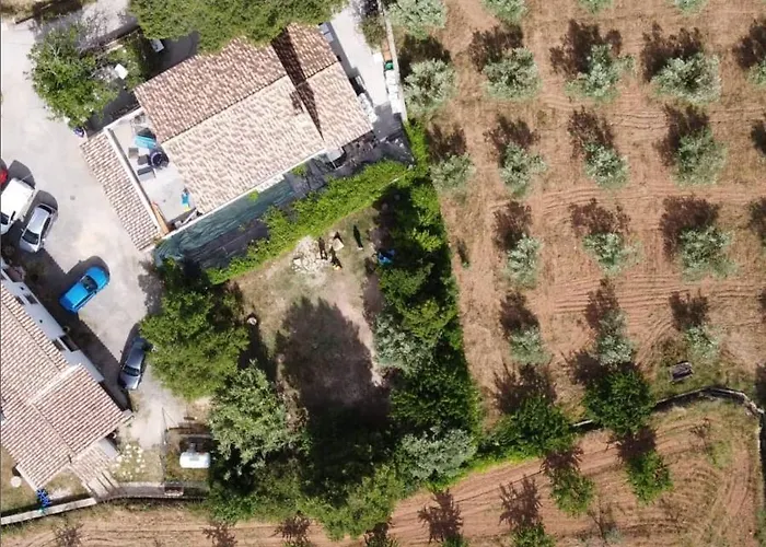 El Pino B & B, Chera Βαλένθια