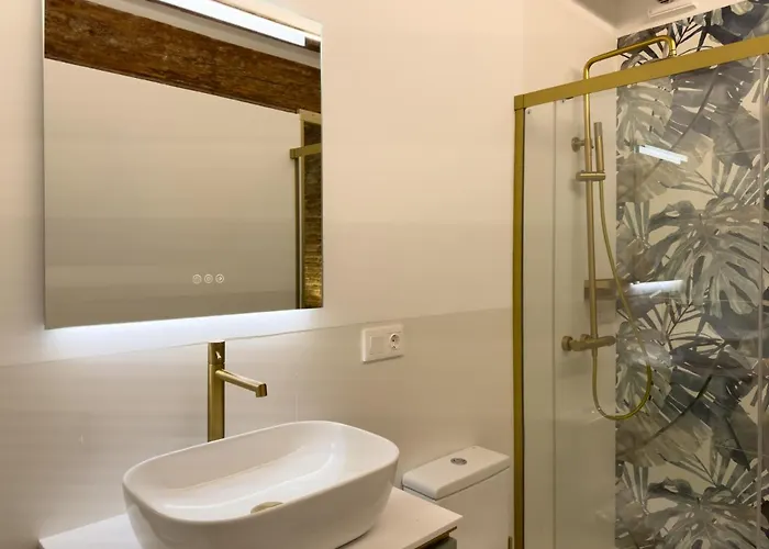 Market - Ciutat Vella, Exclusively For Families - Mid-term