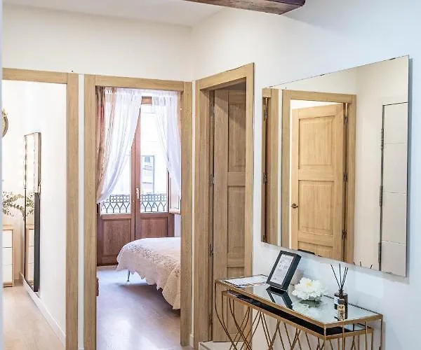 아파트 Central Luxury Flat With Free Parking *