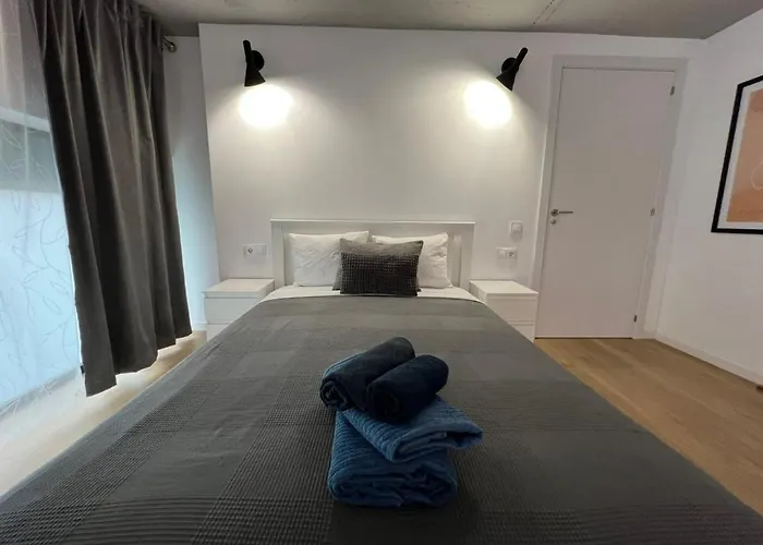 Carbonell 1 4* فالنسيا