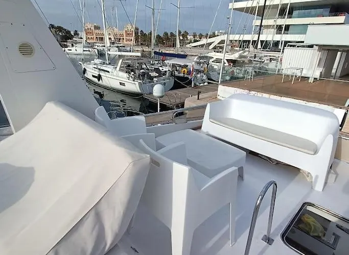 Noche Insolita En Yate De 16m A 2 Minutos De La Playa * Βαλένθια