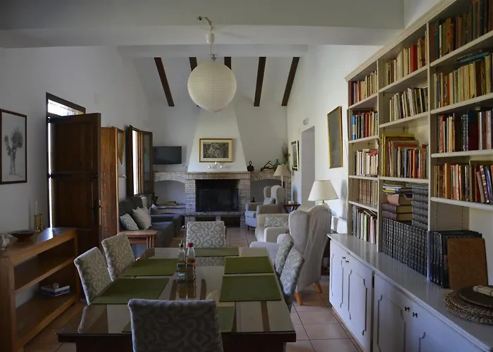 El Pino B & B, Chera 펜션 *