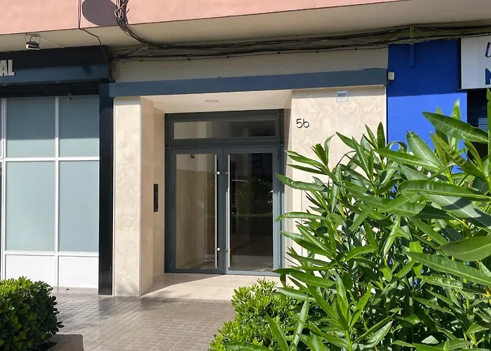 Singularstays Campanar شقة