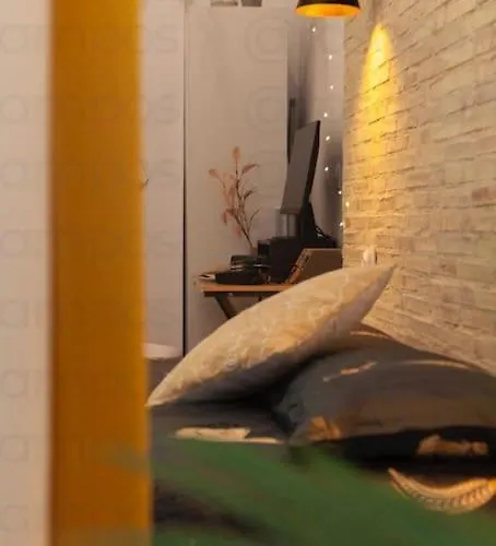 Ra - Stylish Loft - Walk To The Of 아파트 *