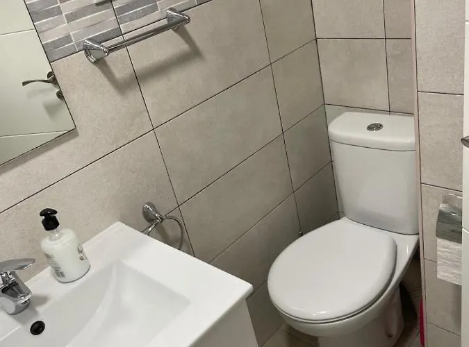 Piso Tranquilo Y Luminoso En *