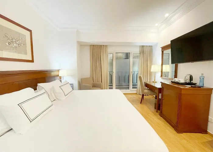 Melia Plaza Hotel 4*