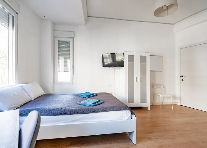 Versus Πανσιόν