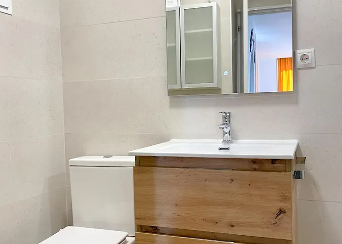 Renovado Y Sofisticado En El Centro De *