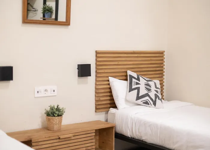 Bird House Bed & Breakfast 3*