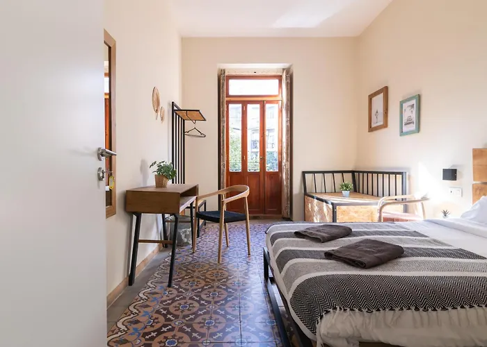 Bird House Bed & Breakfast Valencia