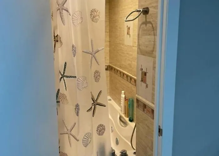 Habitacion En Playa Malvarrosa Δωμάτια σε οικογενειακή κατοικία *