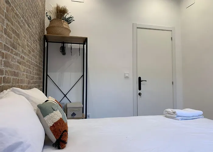 Valencia Beach Rooms 홈스테이 *