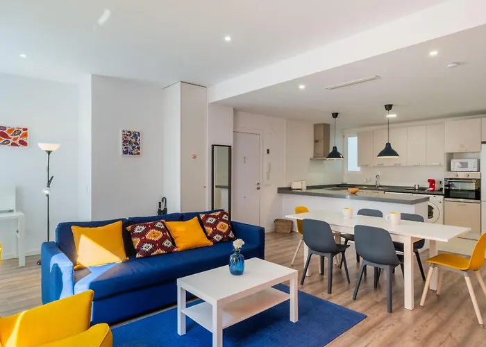 Spacious Clean & Colorful Quiet Zone Valência