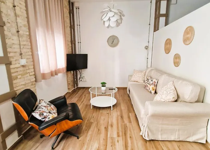 Cerca De La Marina En