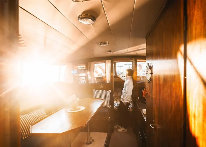 Alojamiento En Barco Oasis Botel Valencie