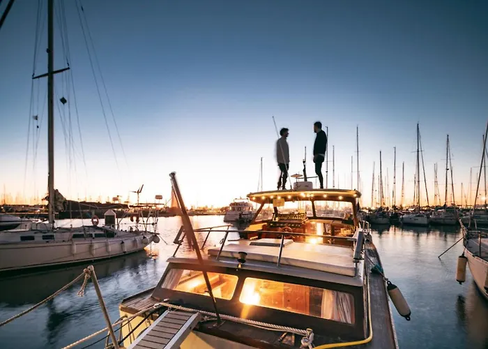 Alojamiento En Barco Oasis *