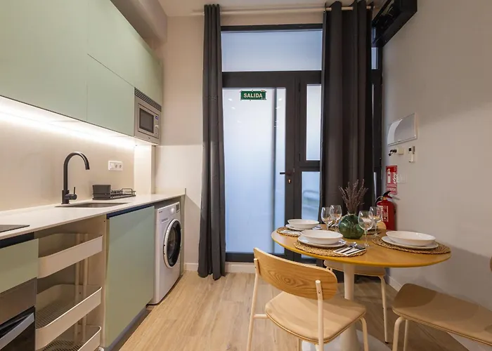 Florit Flats - The Joaquin Sorolla Station شقة