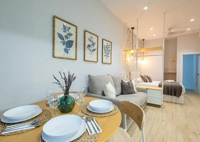 Florit Flats - The Joaquin Sorolla Station *