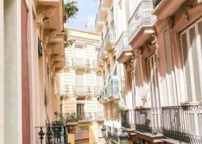 Serranos Flat By Concept Flats