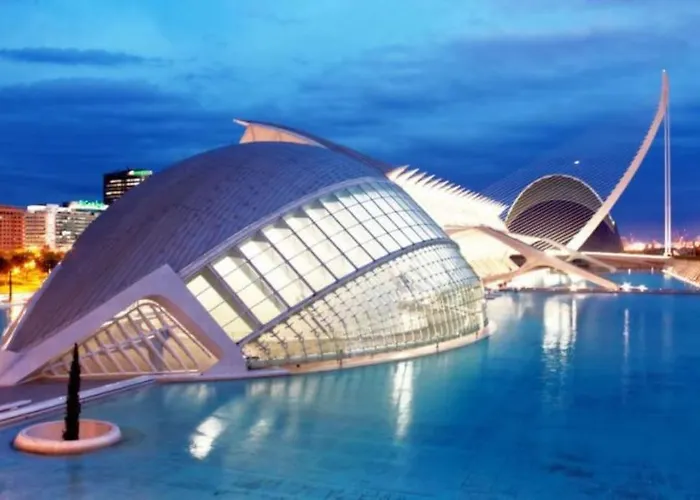 Artes Y Ciencias + Garaje + Netflix Apartmán