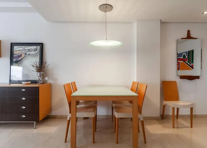 Artes Y Ciencias + Garaje + Netflix Διαμέρισμα *