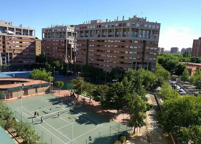 Artes Y Ciencias + Garaje + Netflix Apartmán