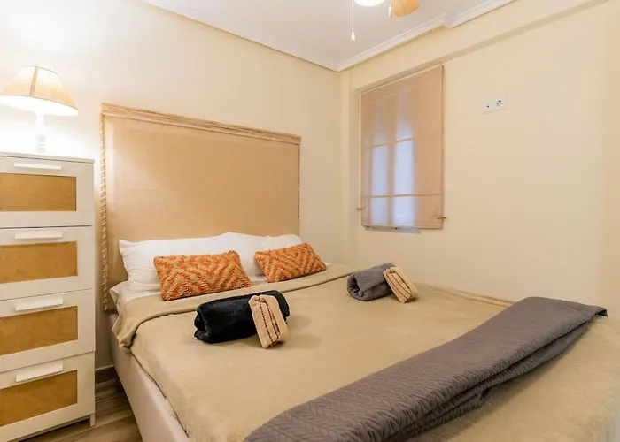 Ciudad Artes Gem: Stylish Near Ruzafa & *