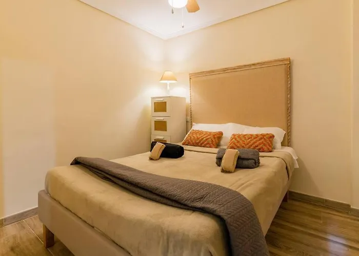 Ciudad Artes Gem: Stylish Near Ruzafa & Apartamento