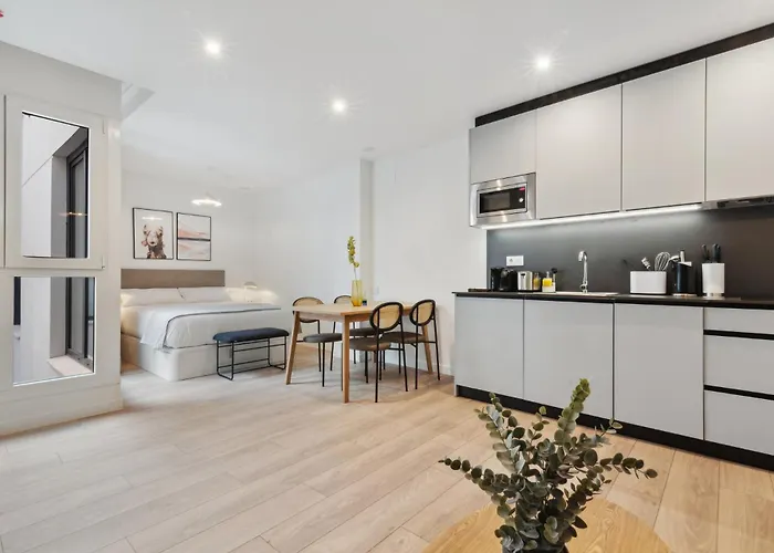 Limehome Carrer Del Pare Palau I Quer فالنسيا