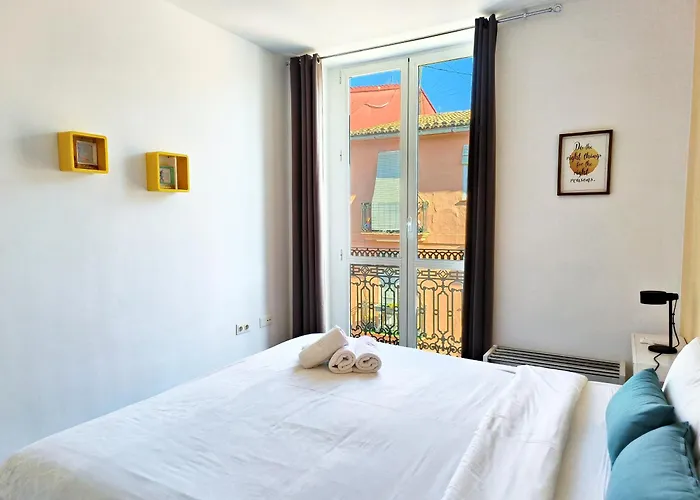 Flats Friends Torres Quart فالنسيا