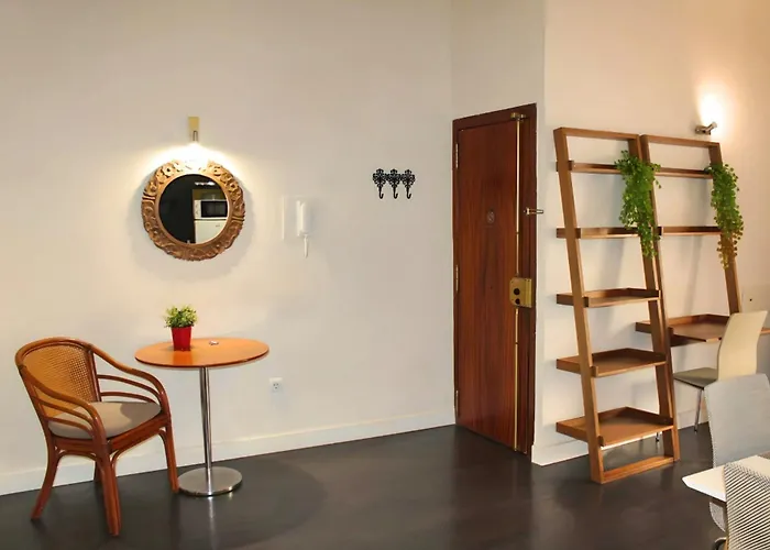 Reformado Cerca De La Plaza Redonda Valencia