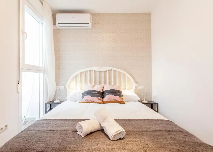 Hosted By Gracie Βαλένθια