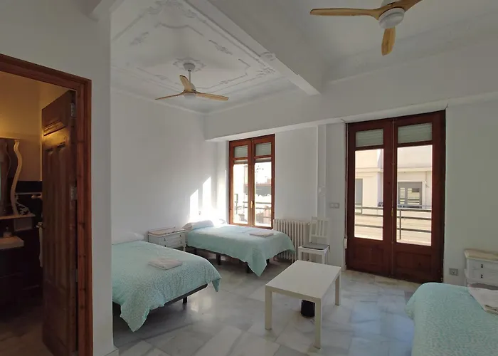 Entre La Estacion Y El Ayuntamiento *