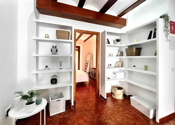 Con Terraza Cerca De La Estacion Del Nord شقة