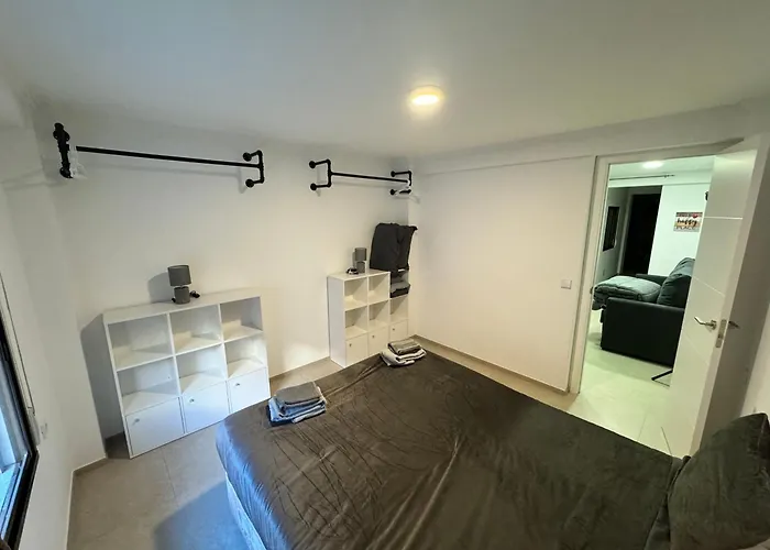 Piso Nuevo Al Lado Del Mar Apartment *