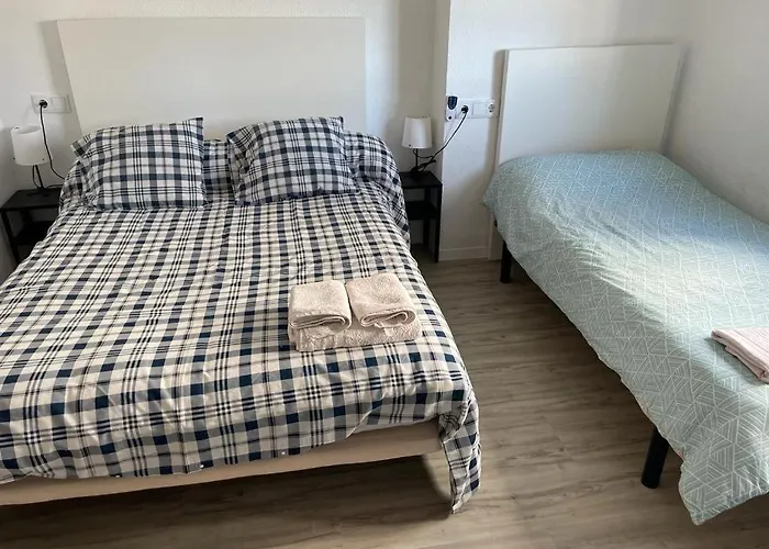 En Complejo Residencial Con Piscina Y Garaje Frente Al Mar