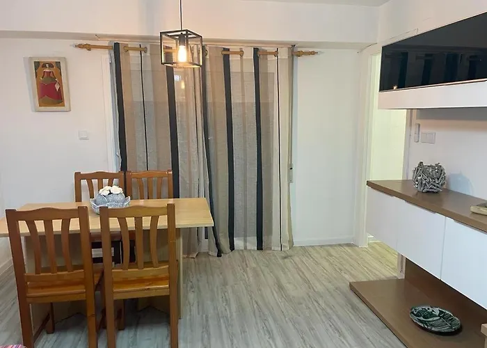 En Complejo Residencial Con Piscina Y Garaje Frente Al Mar 아파트 *