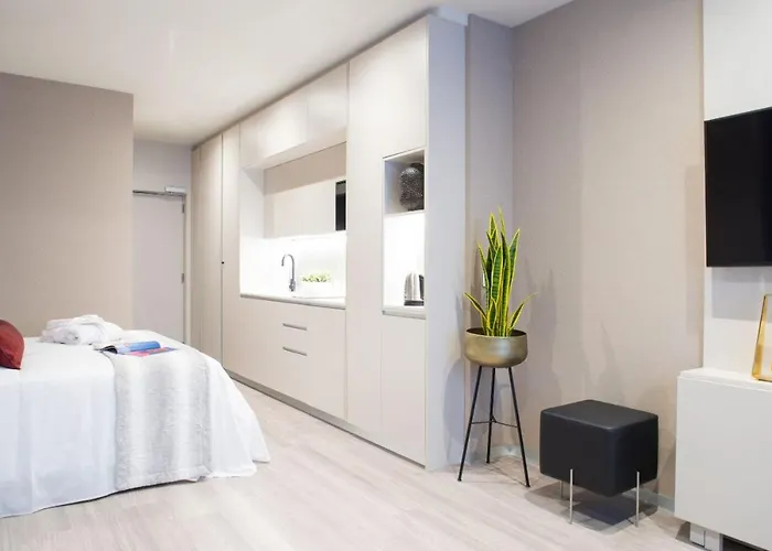 Voghe Premium Flats Aparthotel Valenza