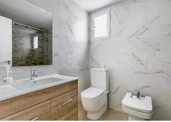 Private In Shared Workstay *