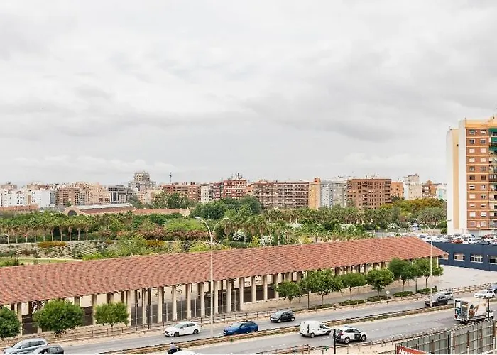 Проживание в семье Private In Shared Workstay