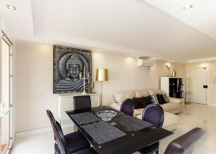 The White Apartment: Luxury, And Design