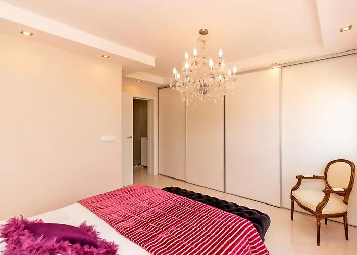 아파트 The White Apartment: Luxury, And Design