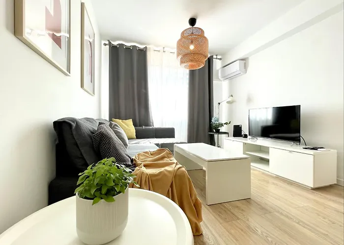 شقة Spacious, Sunny Flat By Of Arts & Sciences