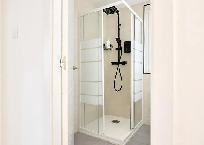 Spacious, Sunny Flat By Of Arts & Sciences شقة فالنسيا