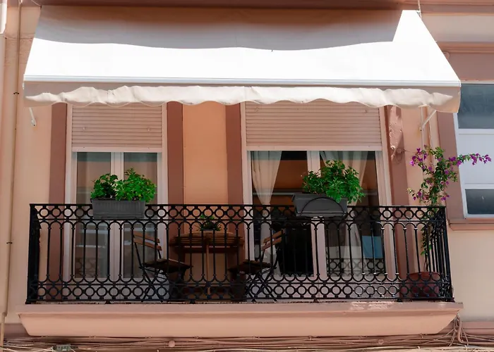 Bright With Balcony Between & Center 6p Apartamento *