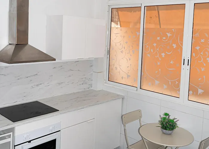 Apartamento Bright With Balcony Between & Center 6p