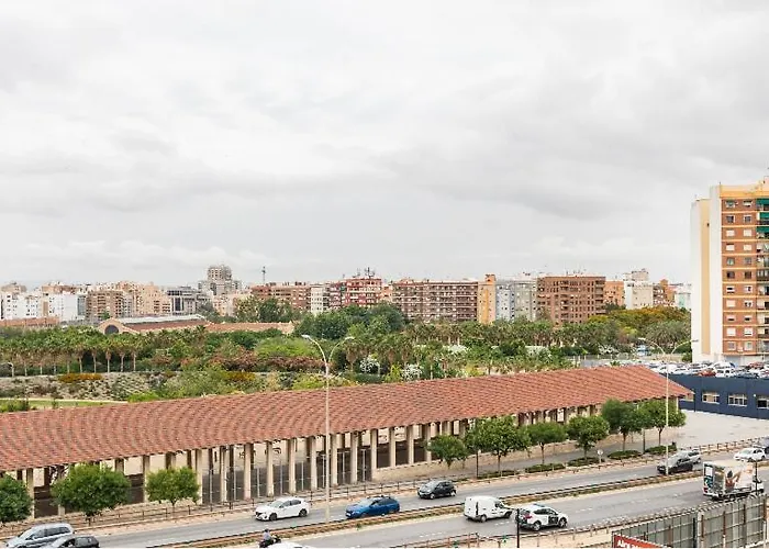 Проживание в семье Private In Shared Workstay