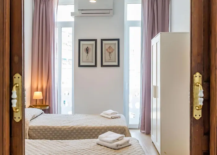 Travel Habitat Port Valencia.